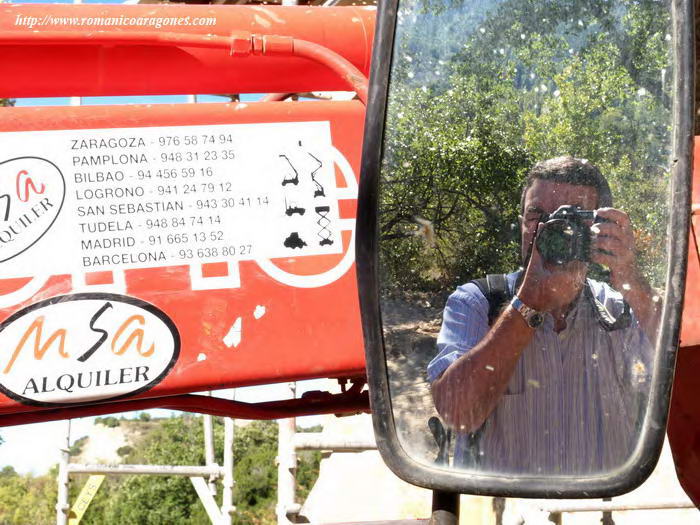 FOTÓGRAFO EN RETROVISOR DE EXCAVADORA
